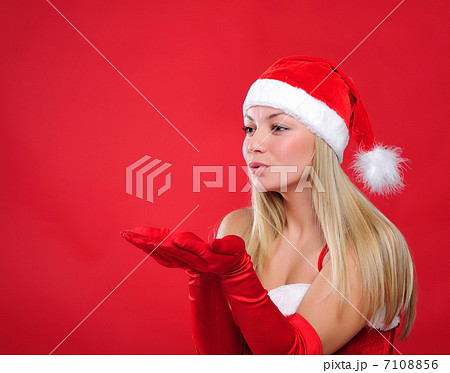 Portrait of a young charming girl Portrait of a young charming girl 7108856