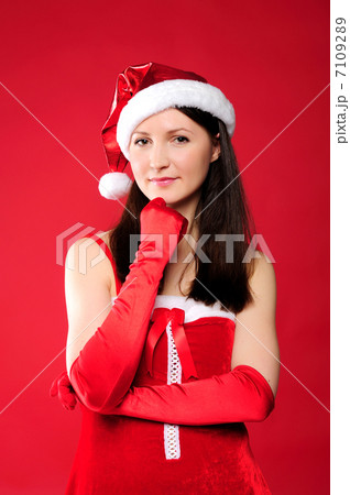 Portrait of a young charming girl Portrait of a young charming girl 7109289