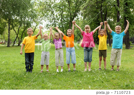 Group of children in the park 7110723