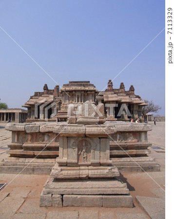 ハンピ　ヴィッタラ寺院　8 7113329