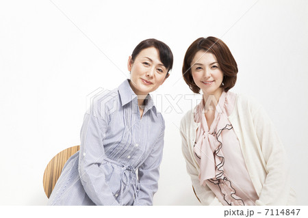 30代女性と両親 30代女性と両親 7114847