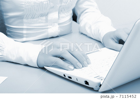 Hands of a young girl Hands of a young girl 7115452