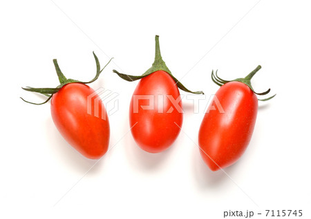 変わった形のトマト。 7115745