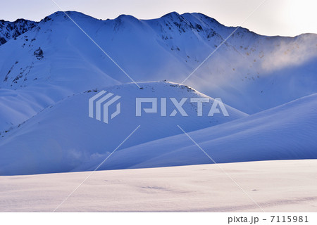 雪の立山朝焼け 雪の立山朝焼け 7115981