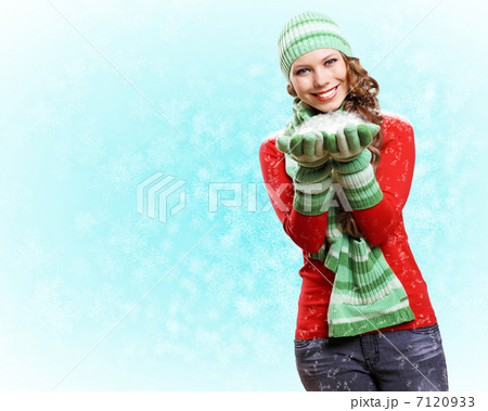 Young woman wearing warm sweater Young woman wearing warm sweater 7120933