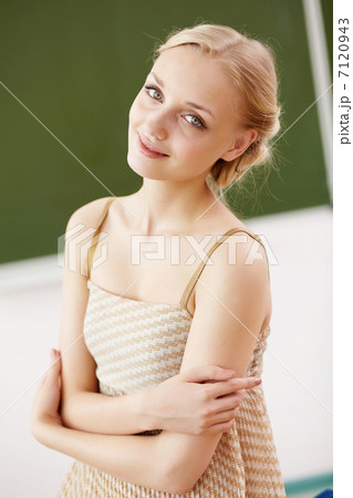 Teacher at school 7120943