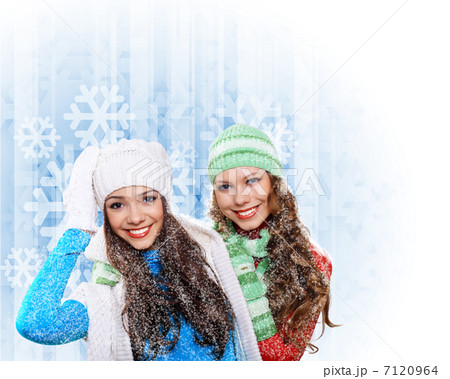 Young woman wearing warm sweater 7120964
