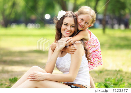 Mother and daughter in the park 7123877