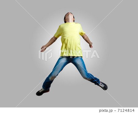 Young man dancing and jumping Young man dancing and jumping 7124814