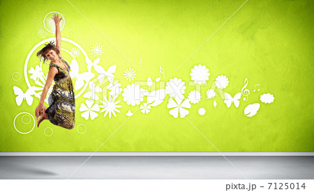 Modern style dancer posing 7125014
