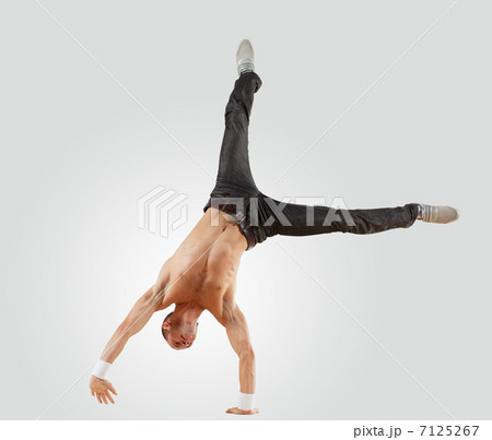 Modern style dancer posing 7125267