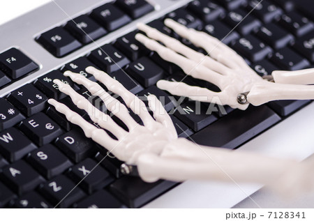 Skeleton working on the keyboard Skeleton working on the keyboard 7128341