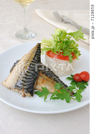Baked mackerel 7128659