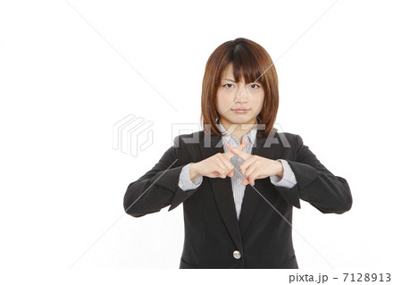 NGサインを出すOL 7128913