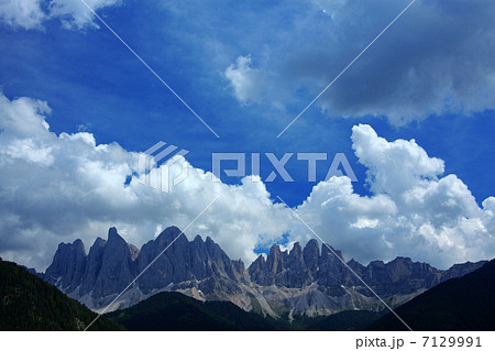 ドロミテの夏雲　 7129991
