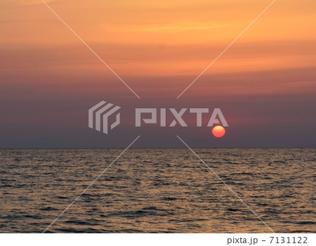 海に沈む夕日 海に沈む夕日 7131122