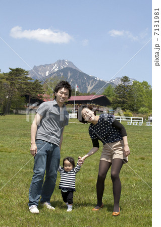 親子で散歩 親子で散歩 7131981