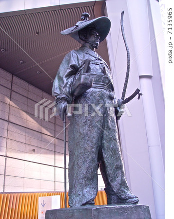 「太田道灌」の像（東京国際フォーラム／東京都千代田区丸の内） 7135965
