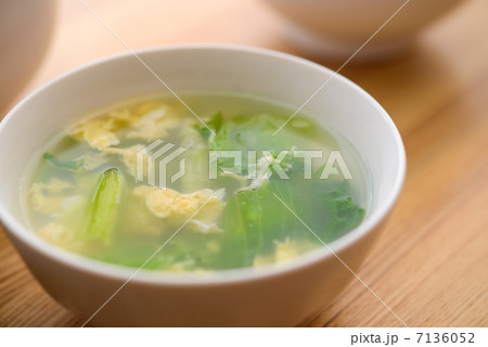 ふわふわ卵のレタススープ 7136052