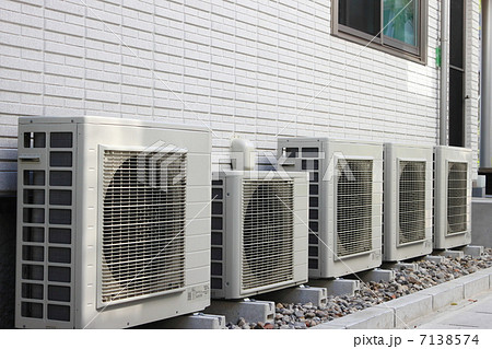 エアコンの室外機 7138574