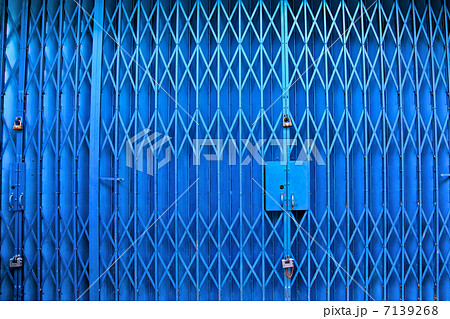 青いフェンス 7139268
