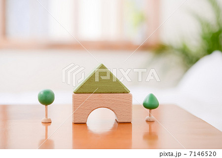 緑の屋根の家（積み木） 7146520