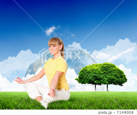 Portrait of a young woman meditating on nature Portrait of a young woman meditating on nature 7149008