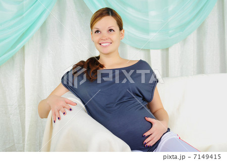 Portrait of a young pregnant girl Portrait of a young pregnant girl 7149415