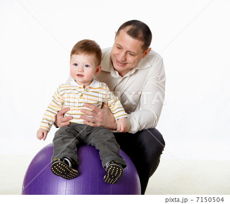 portrait of a father with his little son portrait of a father with his little son 7150504
