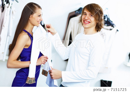 Young couple doing shopping together 7151725