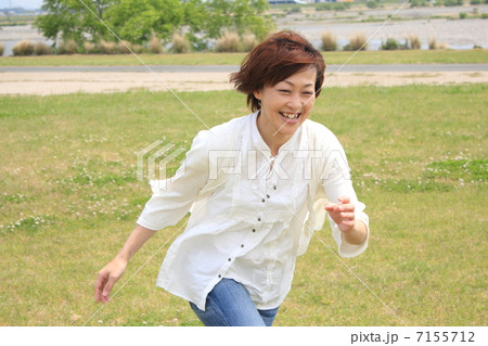 女性 7155712