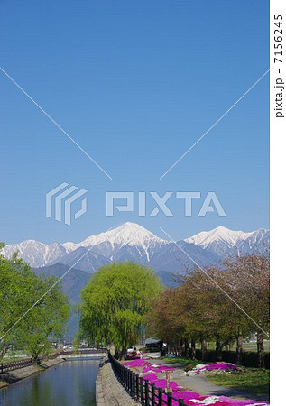 信州 安曇野の灌漑用水「拾ヶ堰」 信州 安曇野の灌漑用水「拾ヶ堰」 7156245