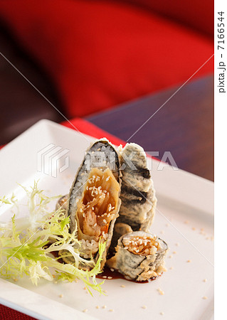 tasty sushi 7166544