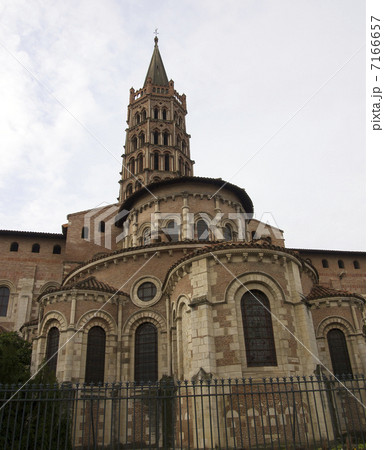 世界遺産　サン・セルナン・バジリカ聖堂の後陣 7166657