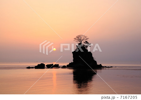 雨晴海岸の日の出 雨晴海岸の日の出 7167205