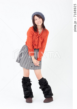 若い女性　ファッション 7168925