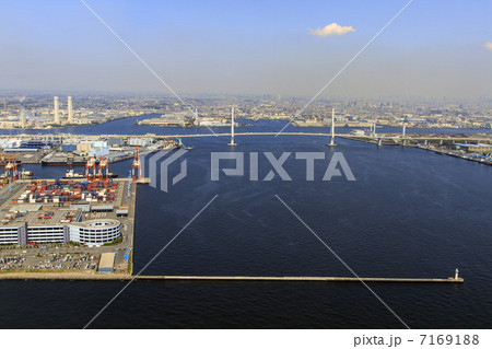 鶴見つばさ橋と扇島付近の空撮 7169188