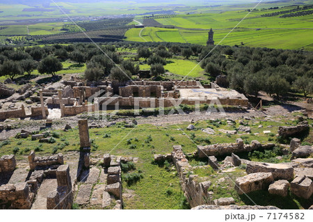 ドゥッガ 7174582