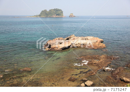 汐吹崎より手石島の眺め 7175247