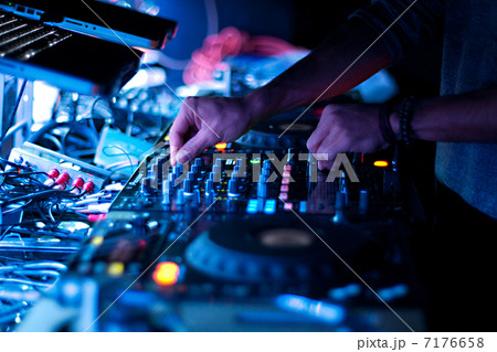 DJプレイの様子 7176658