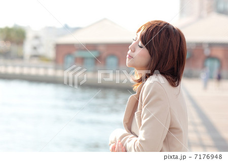 若い女性 若い女性 7176948