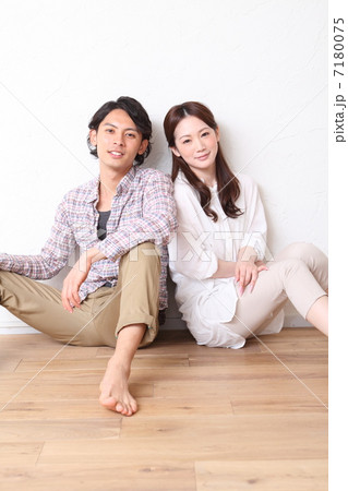 おしゃれカップルイメージの写真素材
