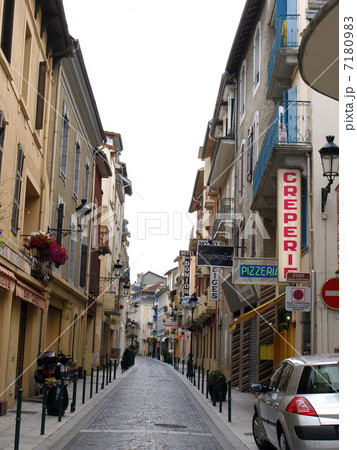 ルルドの街並み 7180983