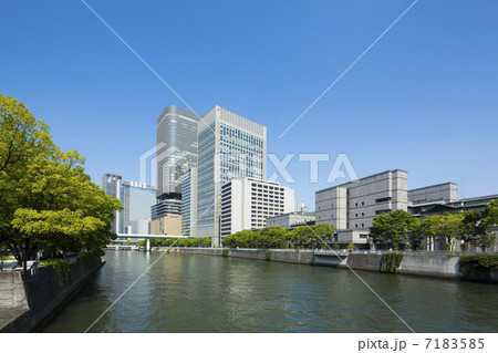 大阪中之島の都市風景 7183585