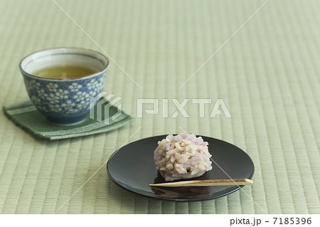 饅頭とお茶 饅頭とお茶 7185396