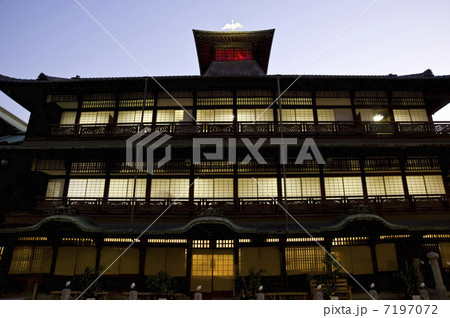 道後温泉本館夜景 道後温泉本館夜景 7197072