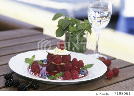野いちごのスウィーツ 野いちごのスウィーツ 7198061