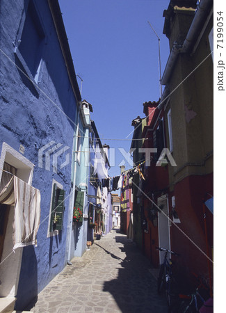 ブラーノ島の路地 ブラーノ島の路地 7199054