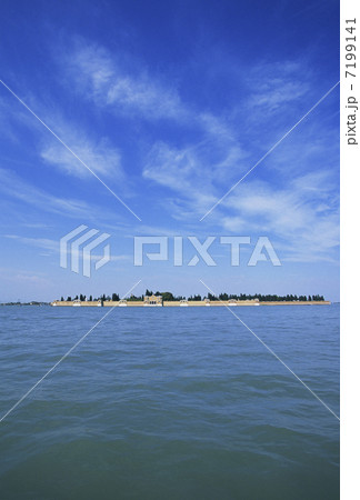 青空のトルチェッロ島 7199141