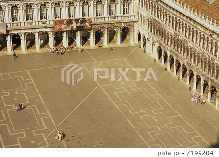 鐘楼からのサンマルコ広場 7199204